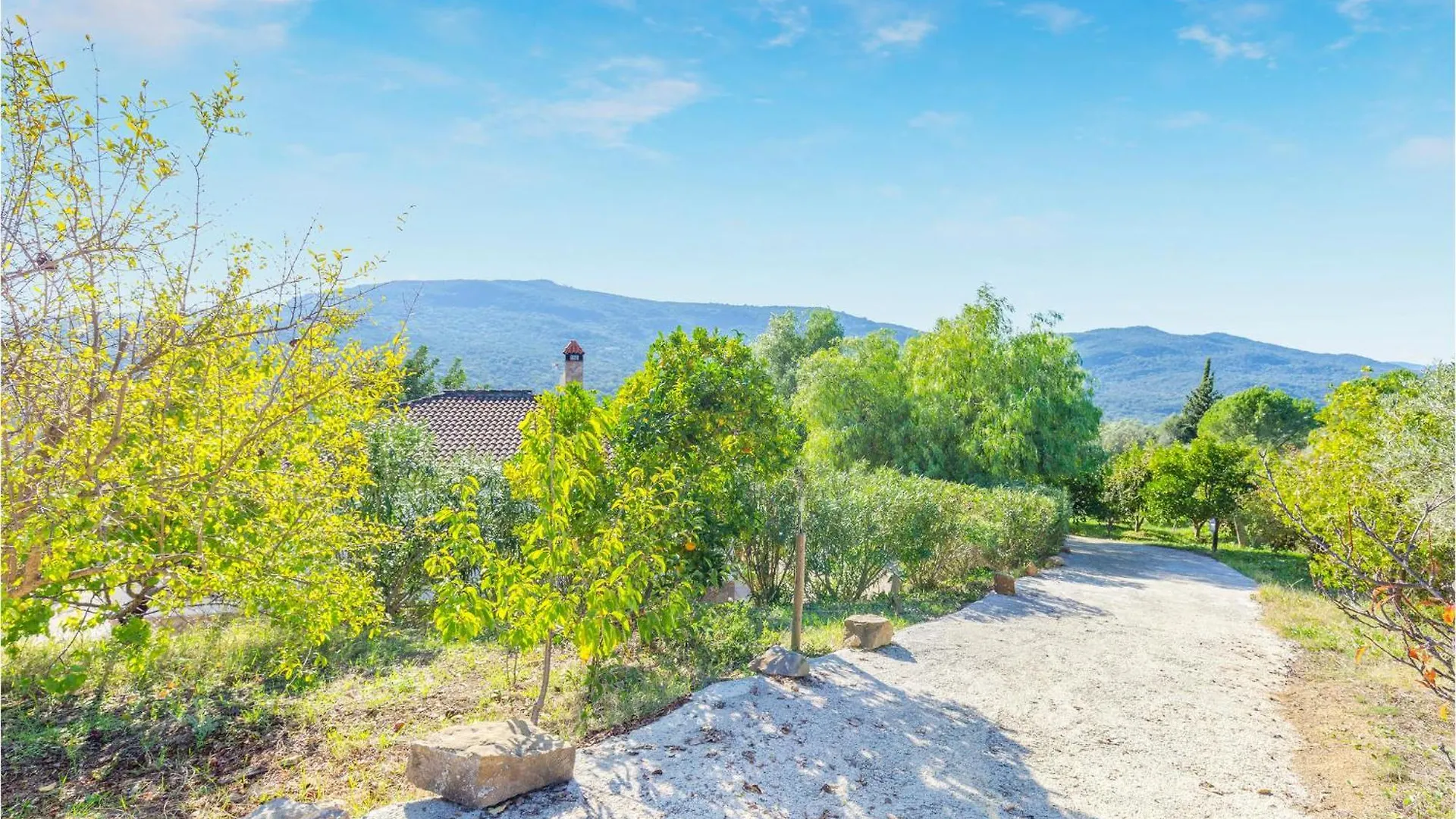 Stunning Home In Ubrique With Kitchen 0*,